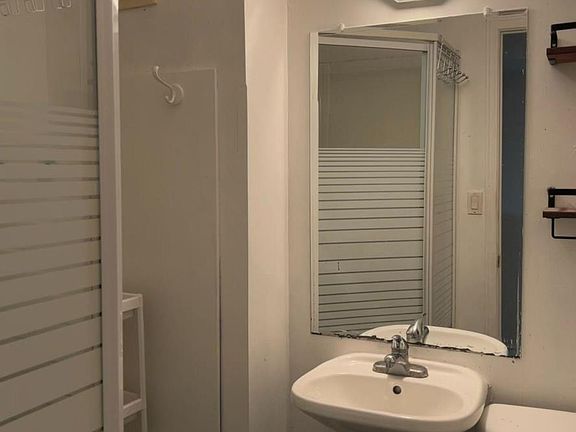 5th image of 23 Pineway Blvd
