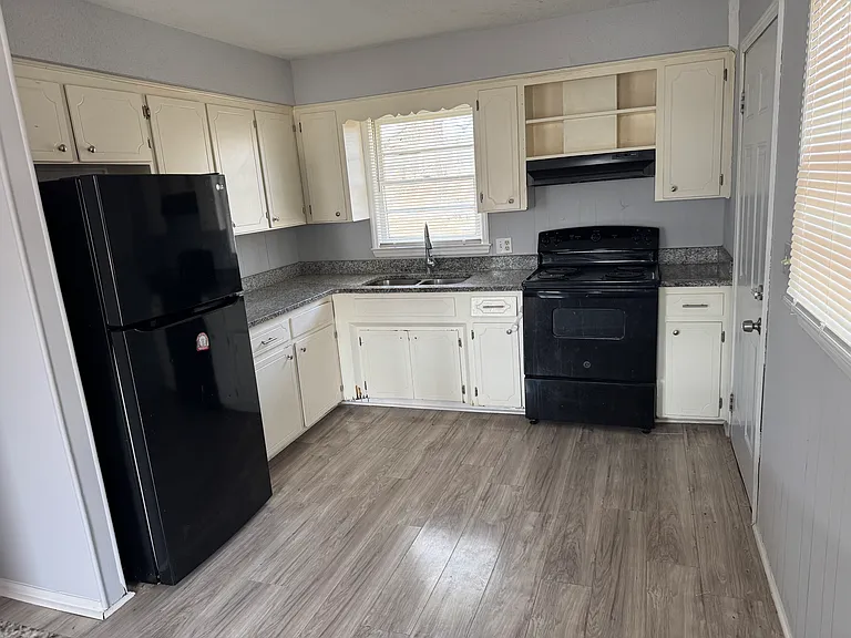 120 Clearview Dr — Photo 3