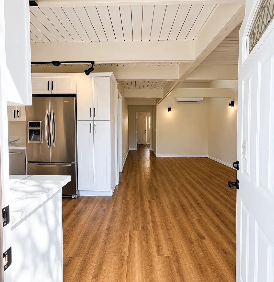 11571 Archwood St — Photo 1