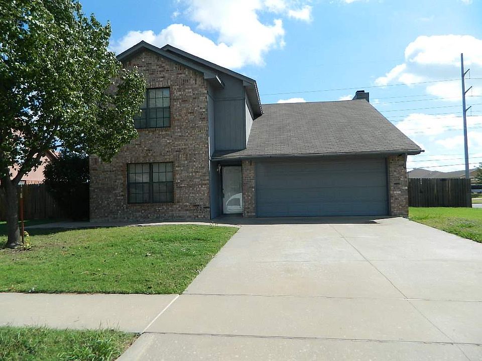 1st image of 2101 NW Ashley Cir