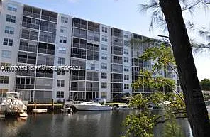 3660 NE 166th St #611
