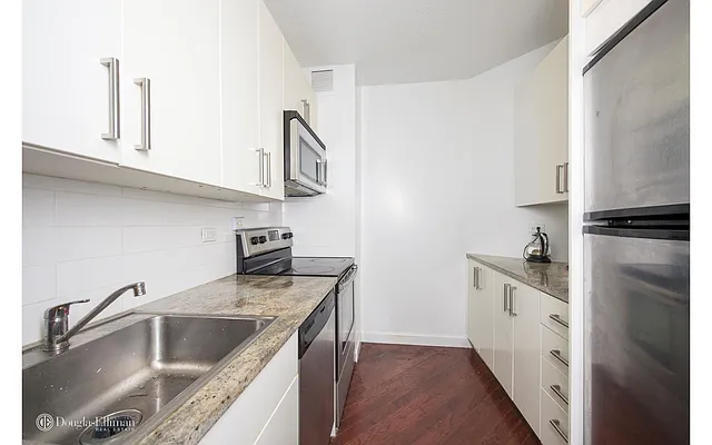 Rented by Douglas Elliman | media 13