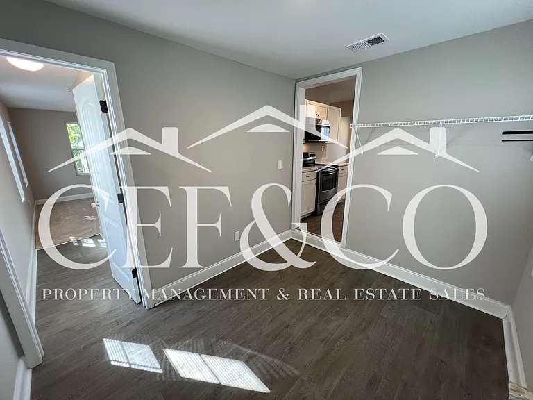 115 Oakdale Ct — Photo 4
