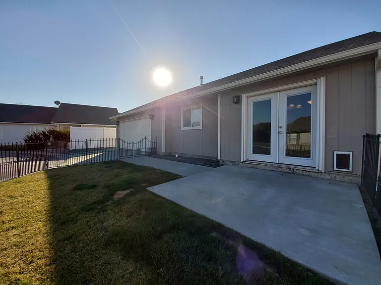 2421 S Arthur Ct — Photo 26