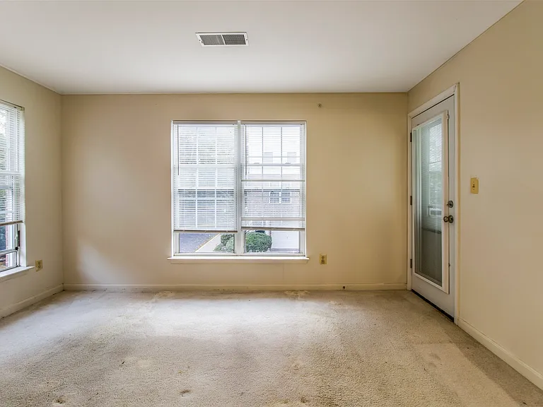 9900 Sassafras Ln — Photo 16