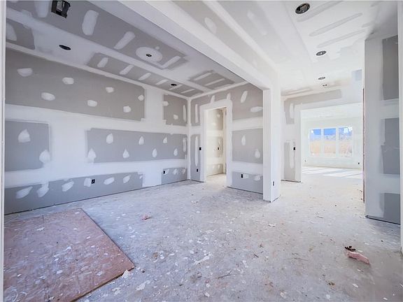 4th image of 3150 Trickum Rd NE