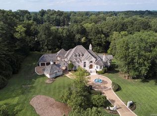 25 Somerset Downs Dr, Saint Louis, MO 63124