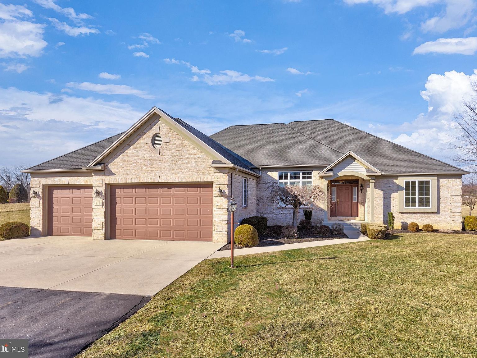 211 E Siddonsburg Rd, Dillsburg, PA 17019 Zillow