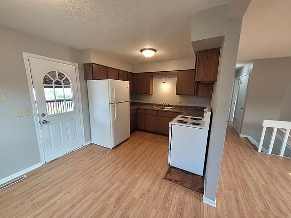 4th image of 622 SE 10th St