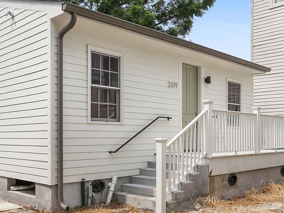 3rd image of 2617-19 Carondelet St #2619