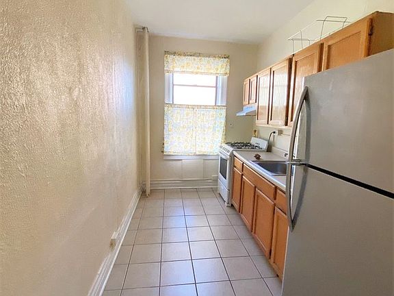 2nd image of 809-811 New York Ave #D3
