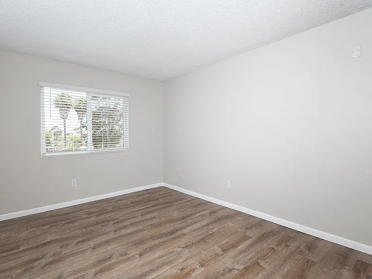 Wexford Manor Apartments — Photo 15