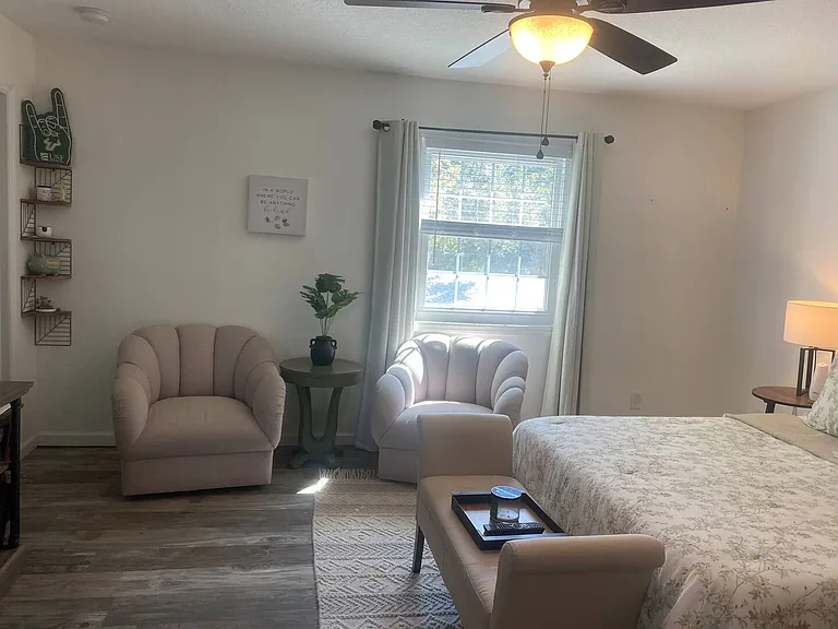 149 Seahorse Dr SE #H — Photo 3