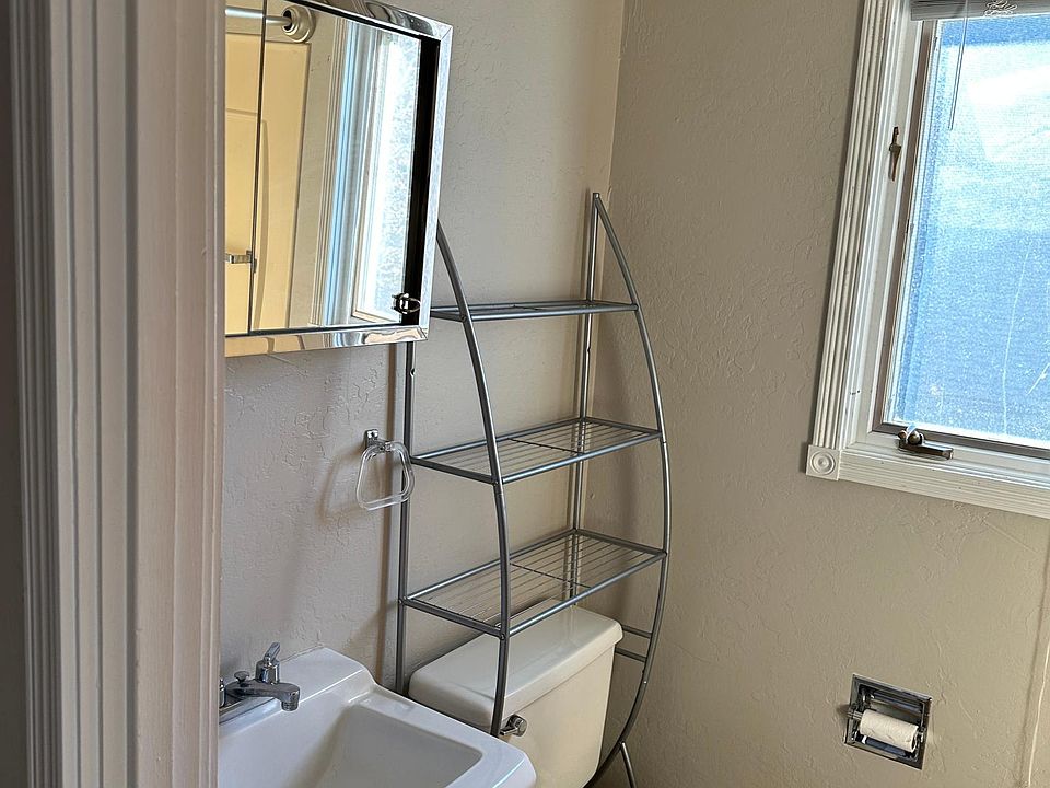 Full upstairs bath