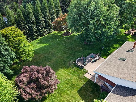 5th image of 1301 Beaumont Ct