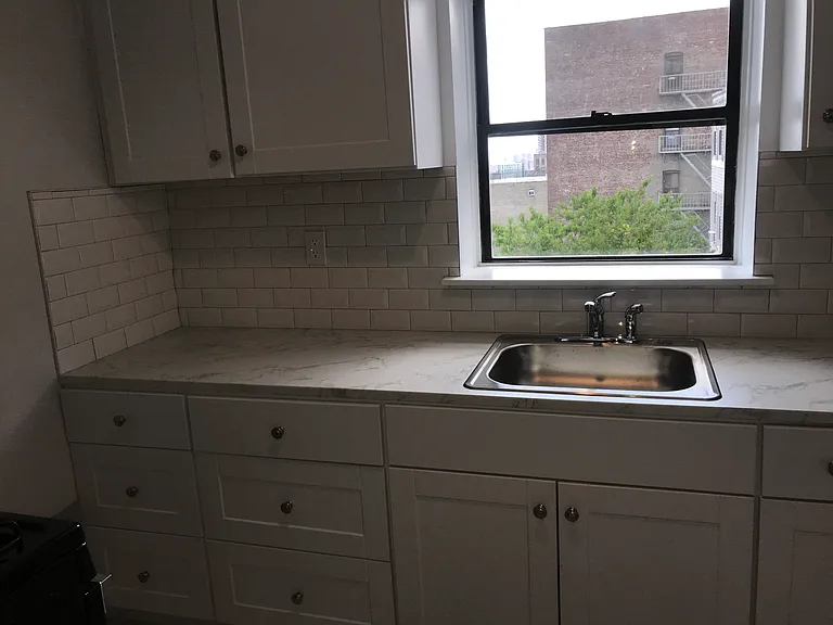 1104 Palisade Ave #4L — Photo 8