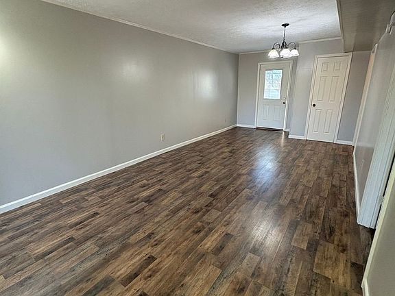 3rd image of 19 Shanna Dr APT 6