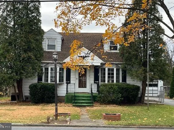 6221 Blue Bird Ave, Harrisburg, PA 17112