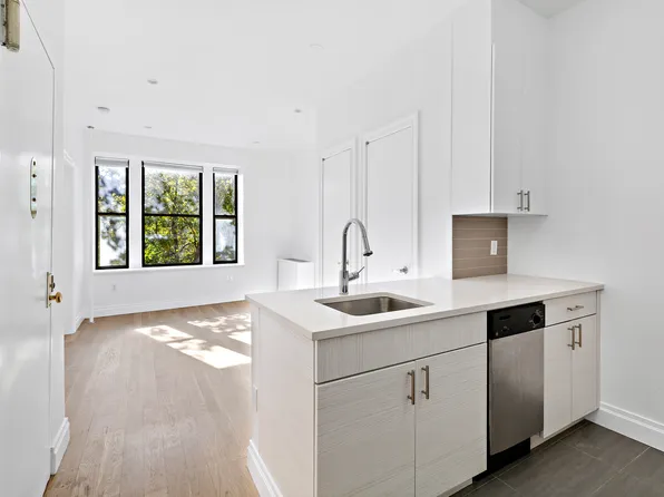 477 3rd Street image 2 of 17