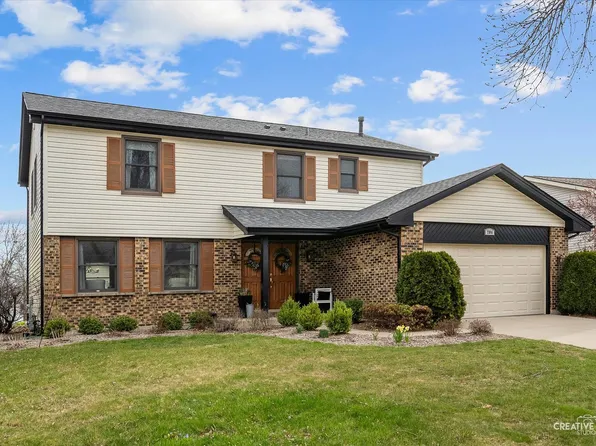 704 Thames Dr, Schaumburg, IL 60193