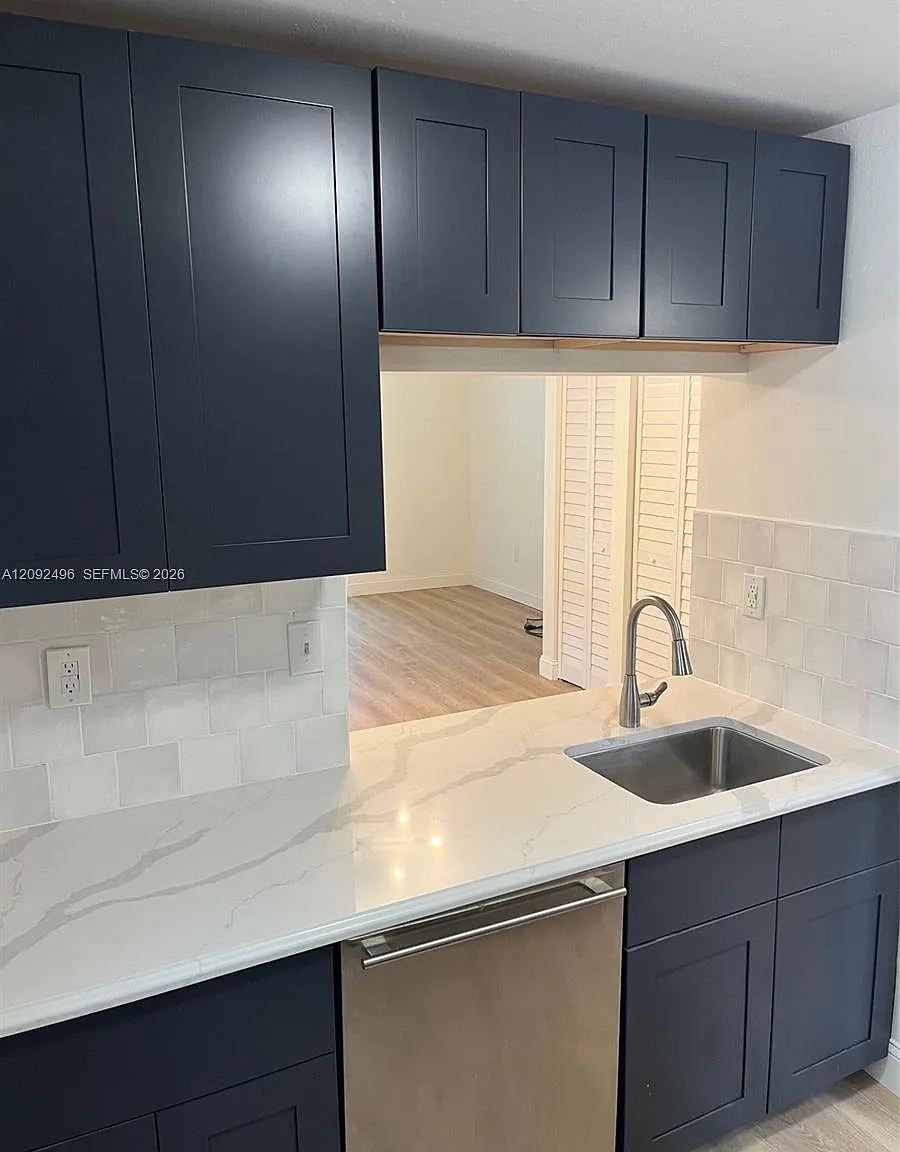 Lee Layne Villas — Photo 3