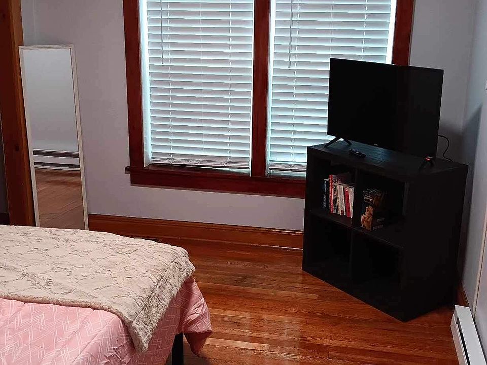 Bedroom #2

*Apartment comes unfurnished.