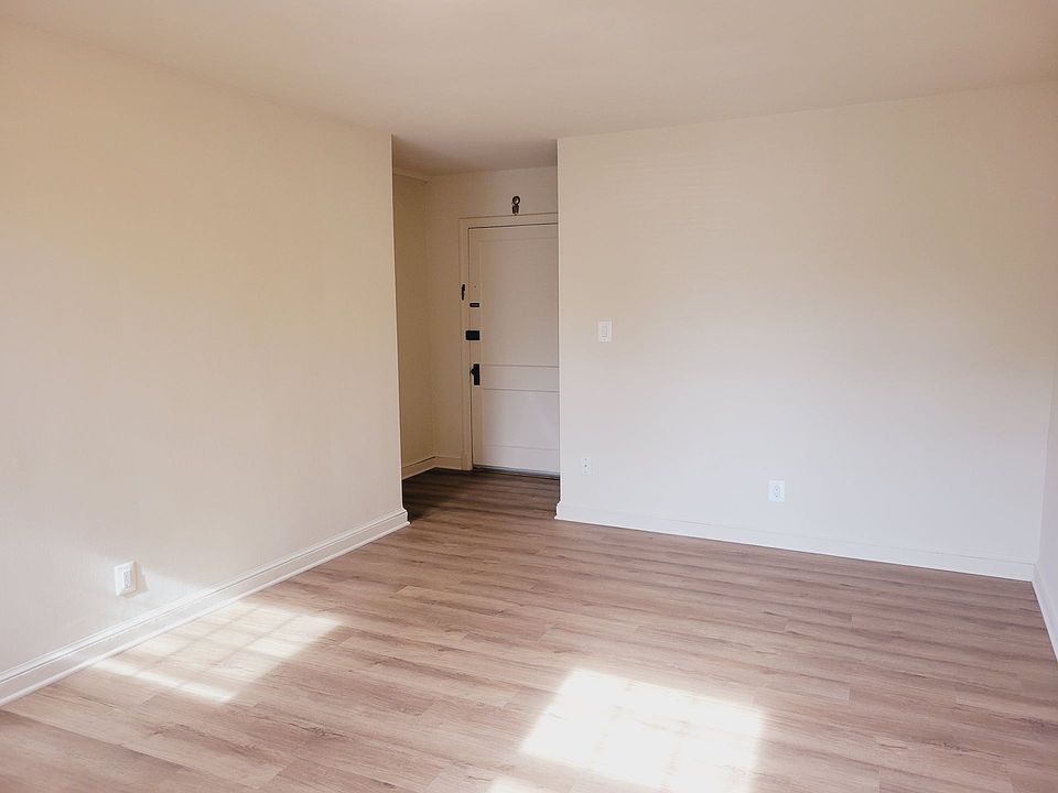 1st image of 403 E Luray Ave #66