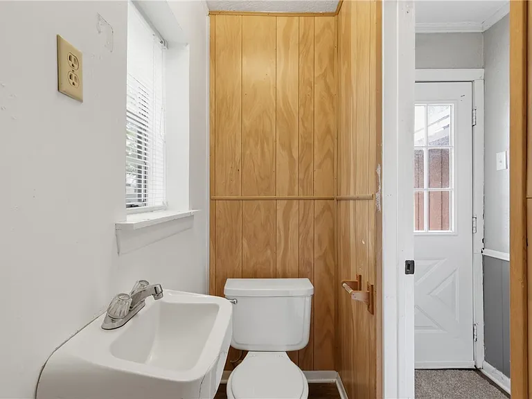 112 Williams St — Photo 18