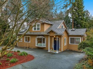 9220 45th Ave NE, Seattle, WA 98115