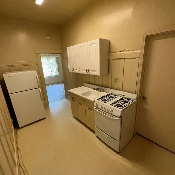22546 Main St #18 — Photo 2