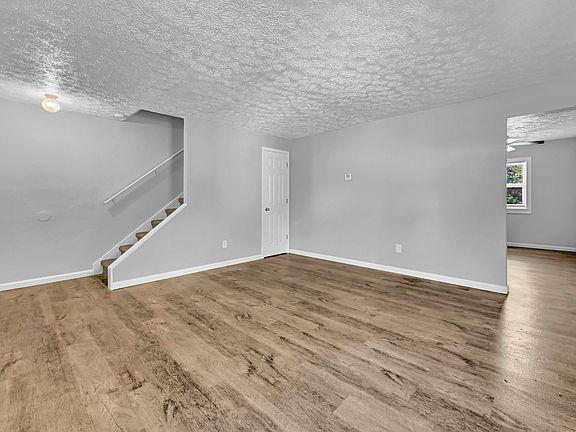 2nd image of 1724 Lexington Ave