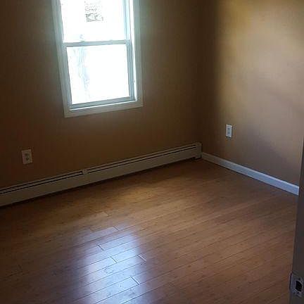 2nd image of 82 Jewett Ave #2B