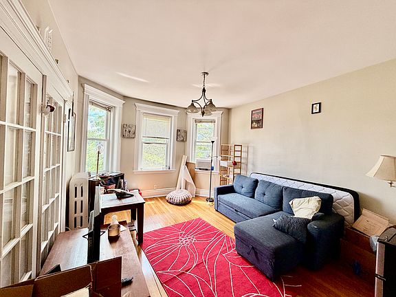 3rd image of 1721 Commonwealth Ave #3