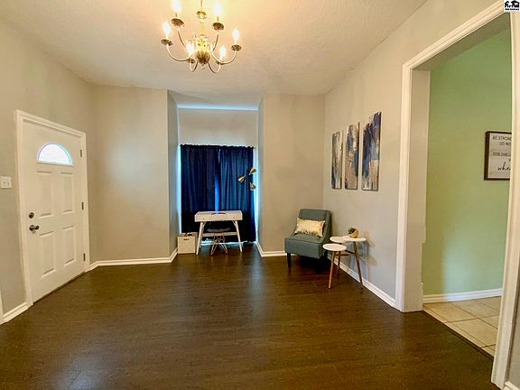 3rd image of 15 E Avenue F