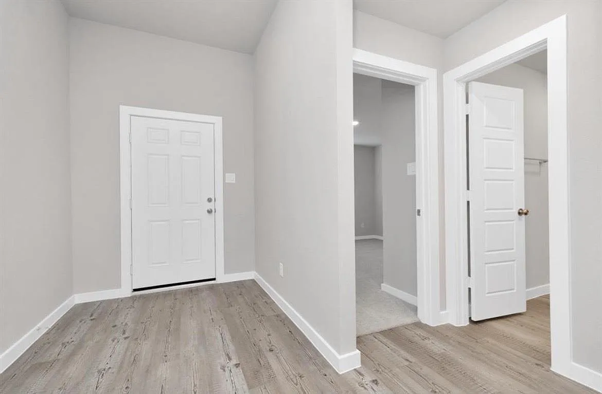 4 bed, 3.0 bath, 2298 sqft, $2,550 — Photo 3