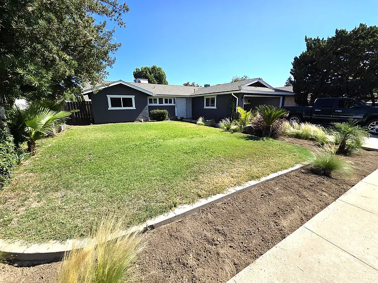 1800 W School Ave — Photo 1