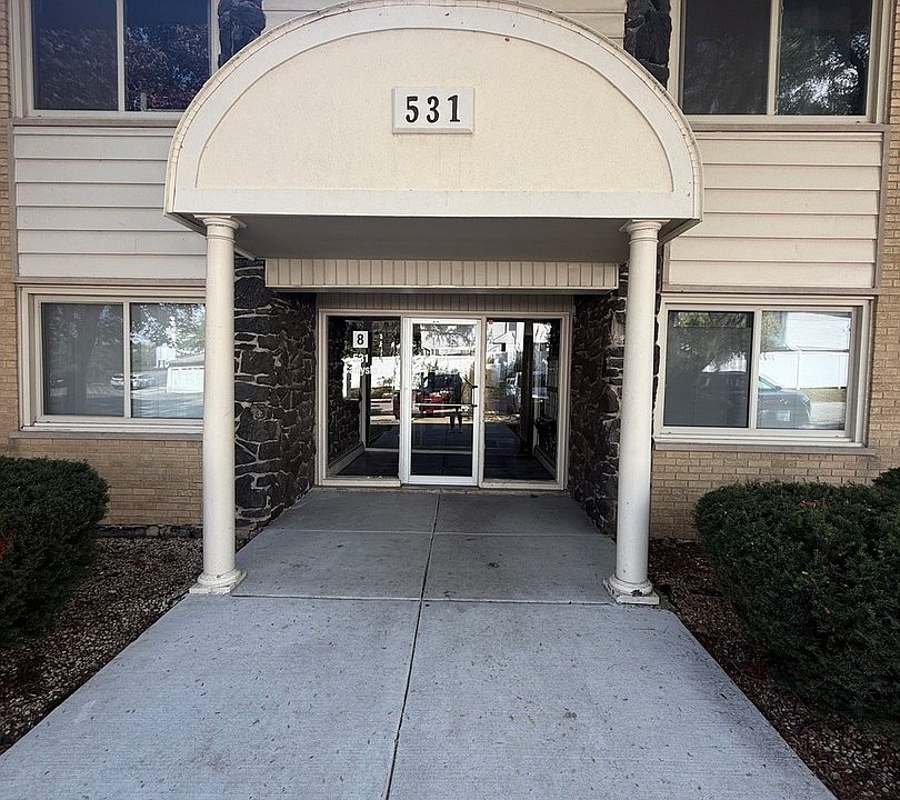 1st image of 531 Carlysle Dr APT 9