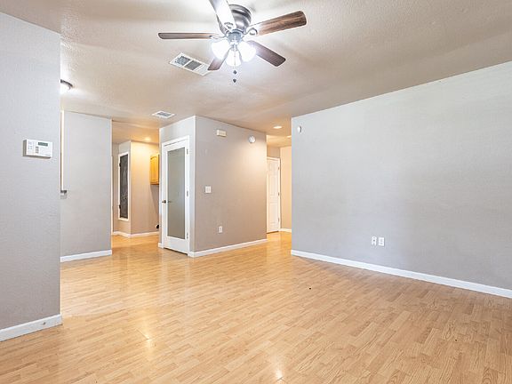 4th image of 3727 Aragon Dr