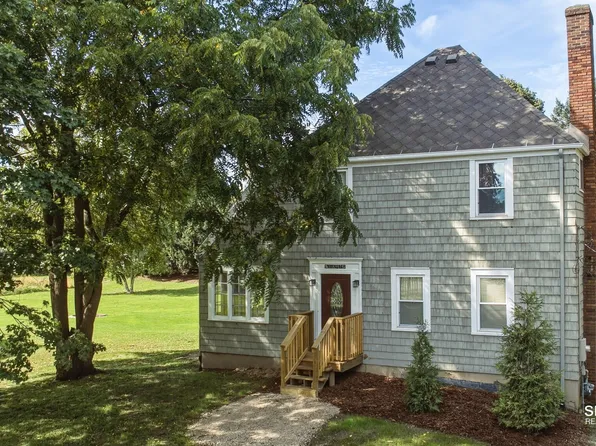 1897 Manning Ave NW, Grand Rapids, MI 49534