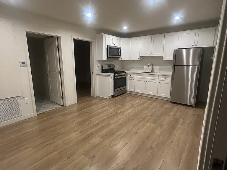 266 E Providencia Ave #266 — Photo 1