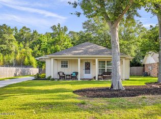 32 Pembrook Cir, Gulfport, MS 39503