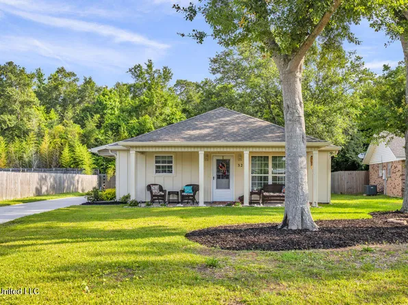 32 Pembrook Cir, Gulfport, MS 39503