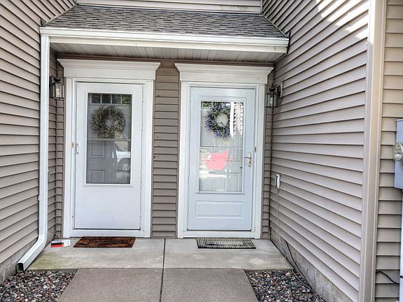 3rd image of 552 Lomianki Ln NE