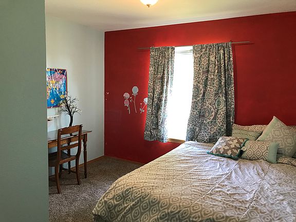 3rd image of 8415 Kingsbury Dr