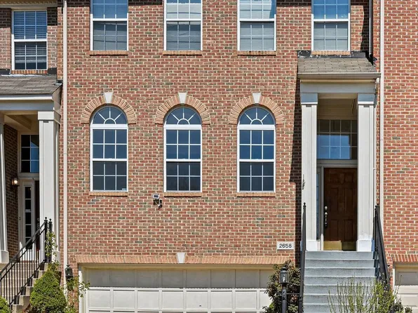 2658 Logan Wood Dr, Herndon, VA 20171