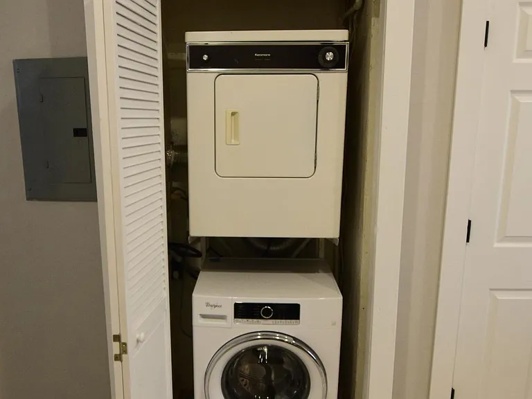 Washer/dryer in apartment