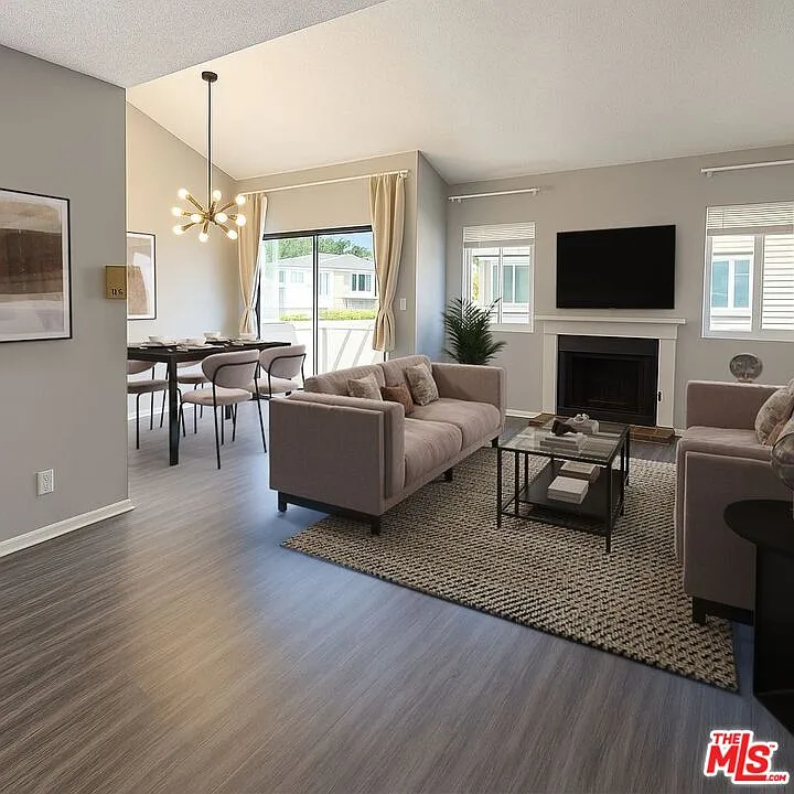 2 bed, 2.0 bath, 975 sqft, $2,750 — Photo 2