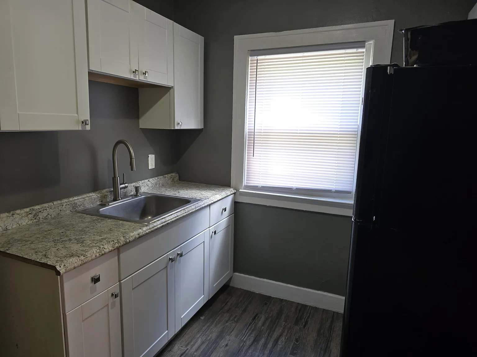 2 bed, 1.0 bath, 1008 sqft, $1,050 — Photo 3