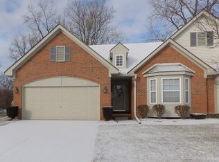 23812 N Park Dr #28, New Boston, MI