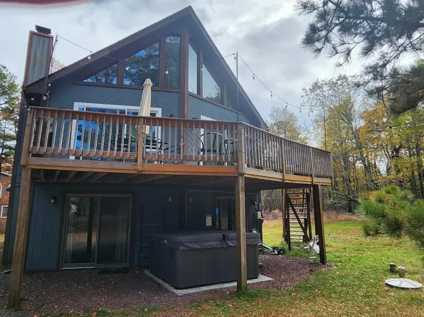 45 Hickory Rd, Lake Harmony, PA 18624